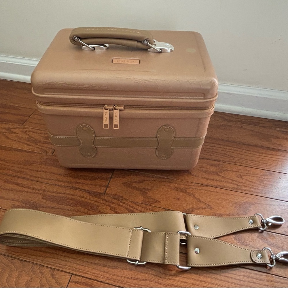 Calpak Beige Travel Organizer